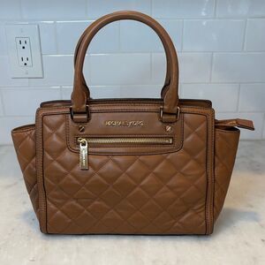 Michael Kors Bag Purse Handbag Leather Selma Quilted Leather Pocketbook
